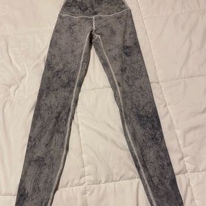 *Rare* lululemon lab chalk wunder under HR size 4